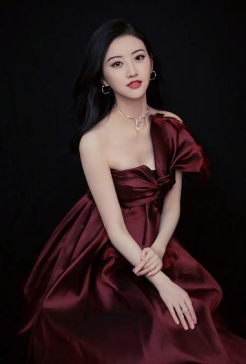 景甜知乎爆料视频大全,揭秘明星背后的故事 第1张 景甜知乎爆料视频大全,揭秘明星背后的故事 第1张